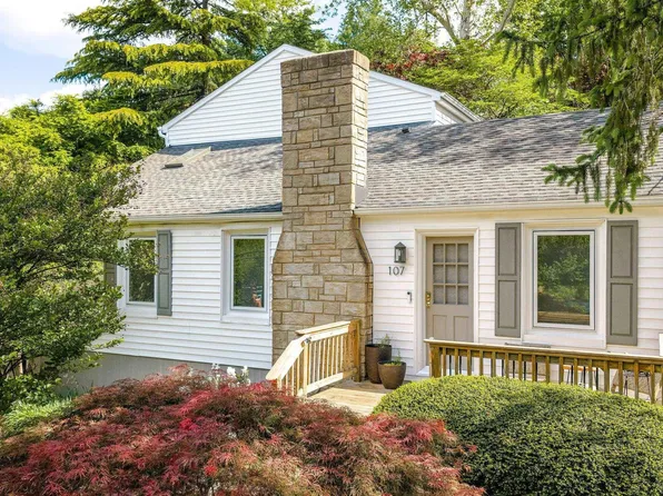 107 Perry Dr, Charlottesville, VA 22902