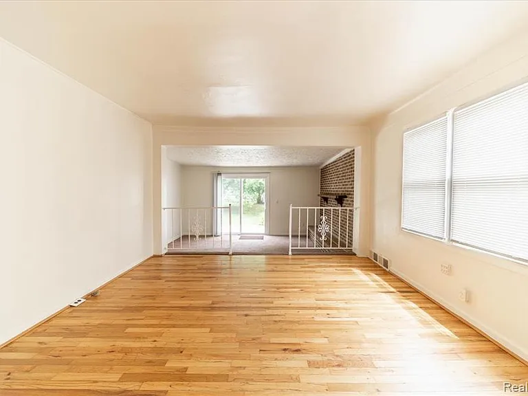 4335 Territorial Rd #B — Photo 3