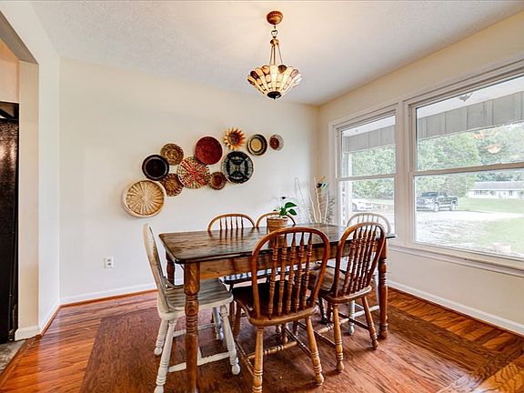5th image of 123 Dogwood Dr
