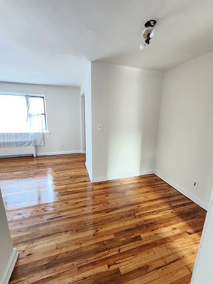 Building Photo - 218-05 Hillside Ave #1