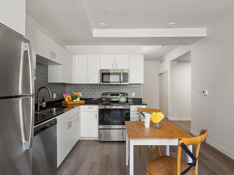 4420 Norfolk Ave #8 — Photo 8