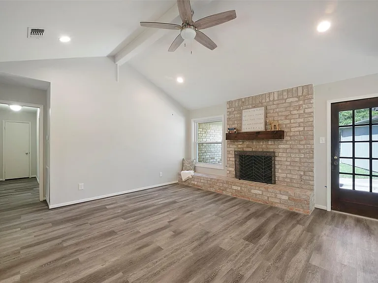 1726 Ashford Hollow Ln — Photo 10