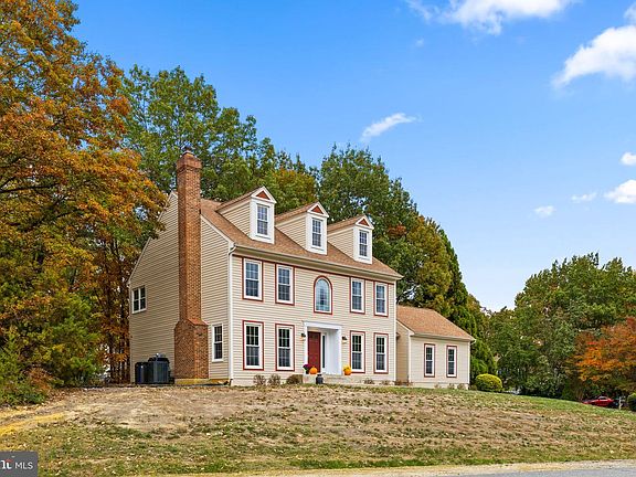 4th image of 5021 Brookshire Ct E