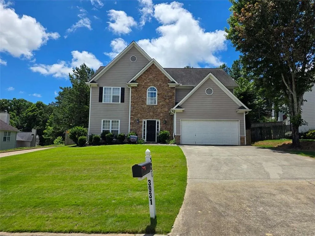 4 bed, 2.5 bath, $2,395 — Photo 4