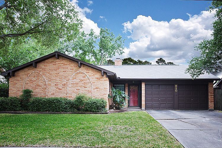 Welcome to 810 Seafoam!