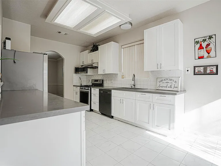 3706 Heritage Colony Dr — Photo 10
