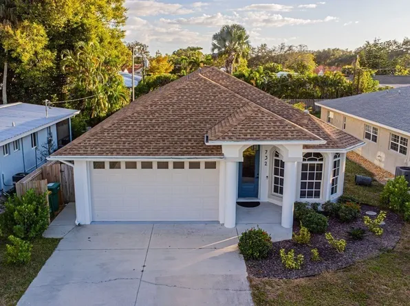 732 92nd Ave N, Naples, FL 34108