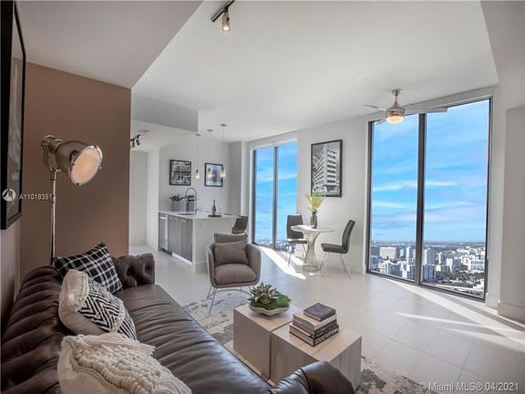 4th image of 400 NW 1st Ave #4601