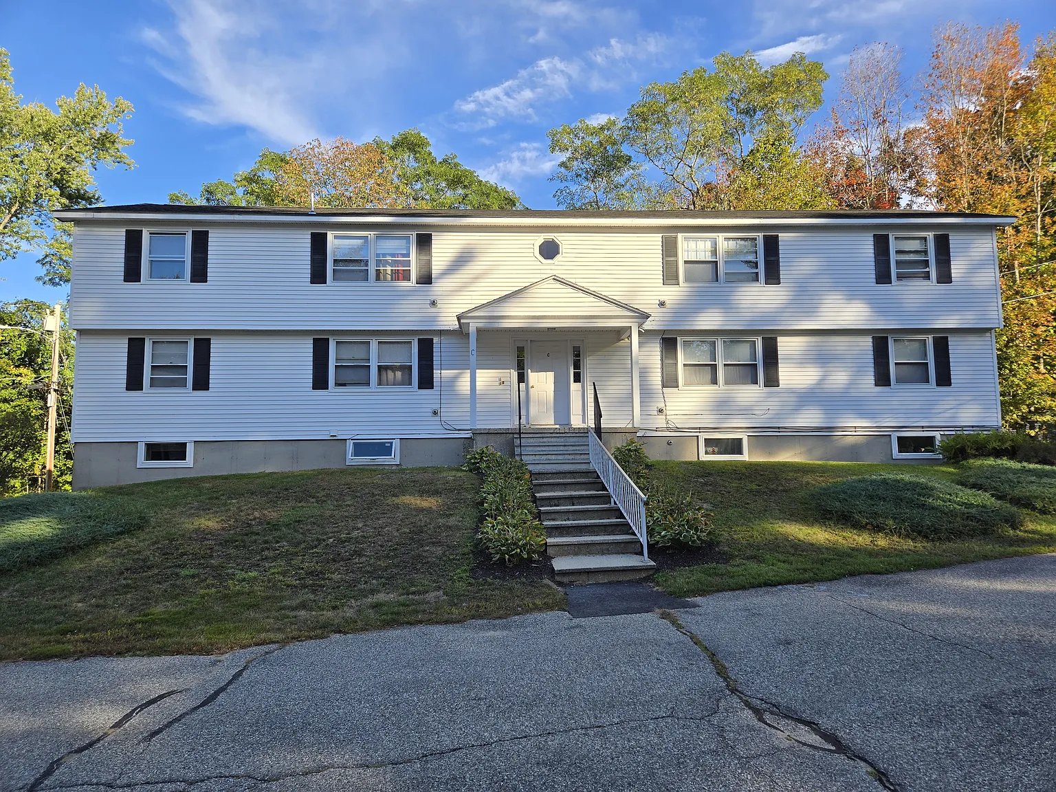 Cressey's Apartments — Photo 1