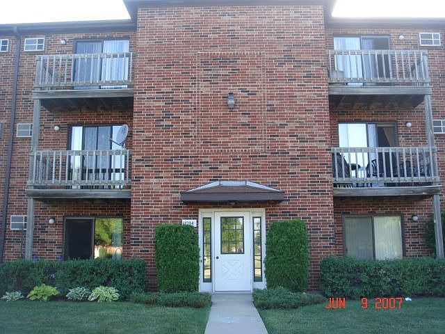 1st image of 1034 Spruce St APT 2B