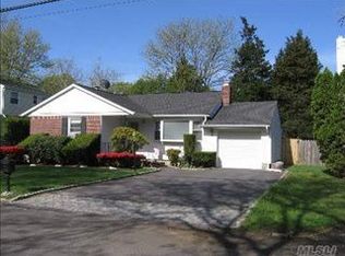 9 Juanita Ave, Huntington, NY 11743