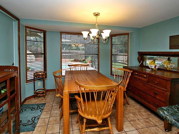 5th image of 106 Leyburn Pl