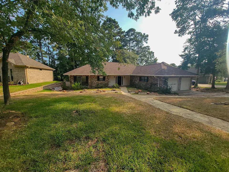 813 River Oaks Dr