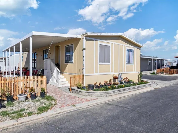 1550 20th St W Spc 70, Rosamond, CA 93560