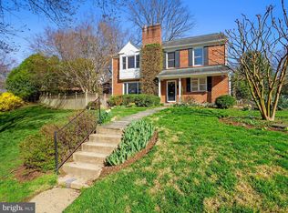 10201 Parkwood Dr, Kensington, MD 20895