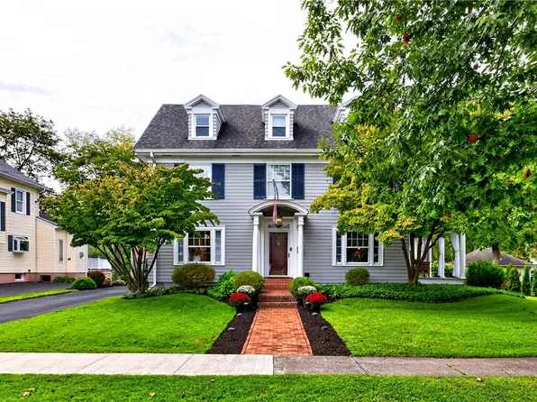 71 Ontario St, Honeoye Falls, NY 14472
