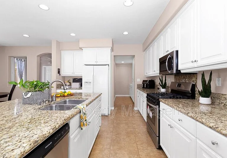 40281 Salem Way — Photo 11