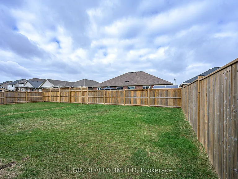 92 Renaissance Dr — Photo 21