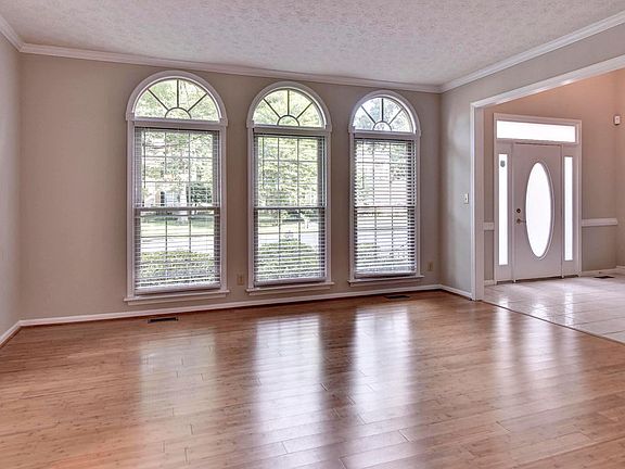 5th image of 211 Rock Creek Ct