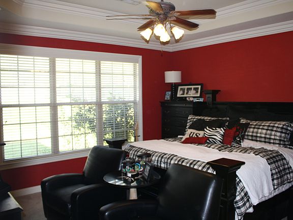 2nd image of 207 Tunbridge Dr