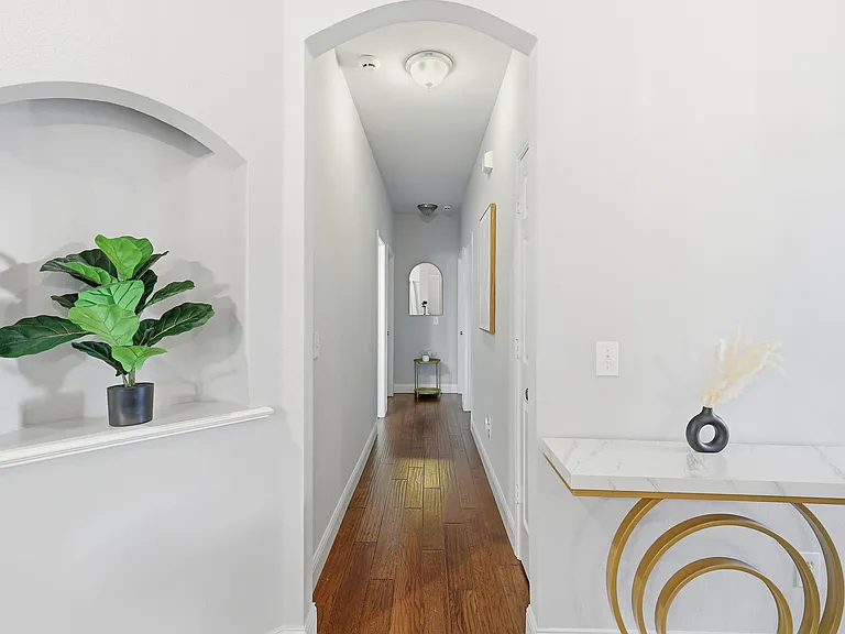 8602 Timber Crest Ct — Photo 13