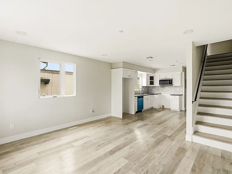 5257 Figueroa St — Photo 3
