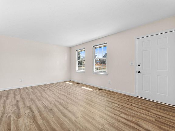 3rd image of 9237 W Maryland Pl