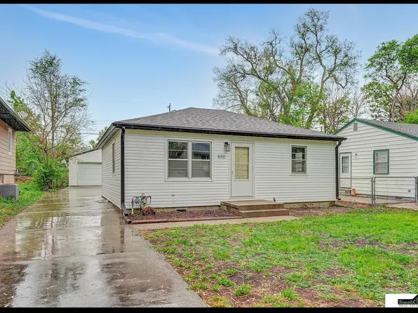 1010 Manatt St, Lincoln, NE 68521