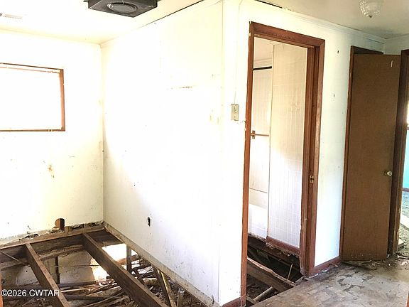 5th image of 2161 Collins Rd