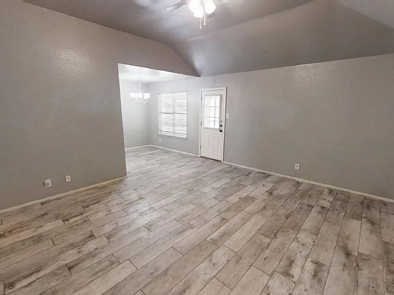 2606 Cross Timber Dr — Photo 3