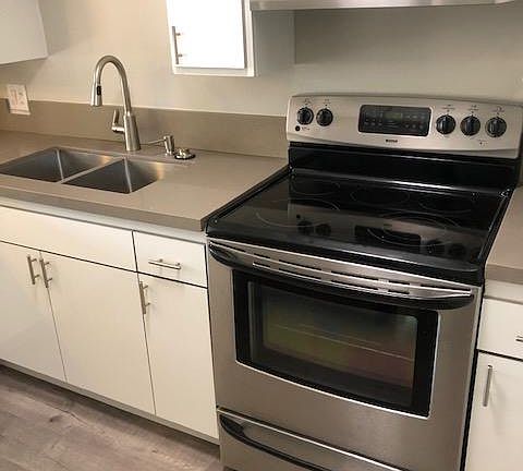 5th image of 3930 Louisiana St #4