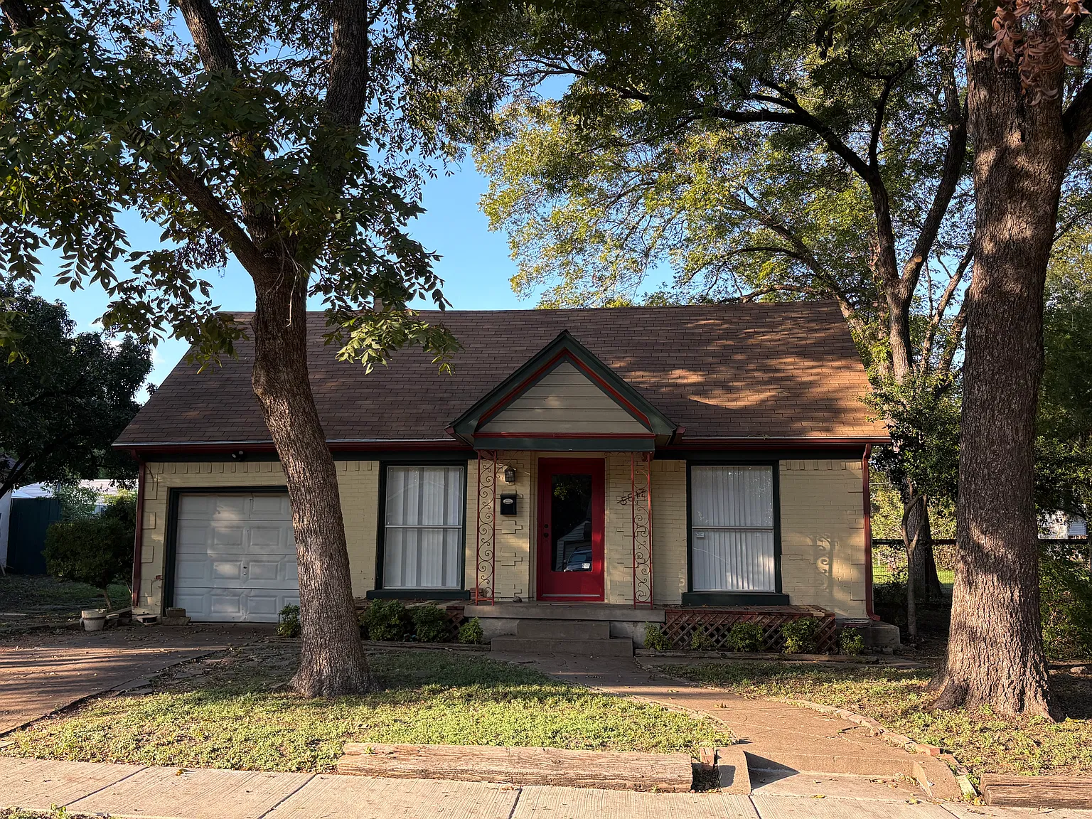 3 bed, 1474 sqft, $2,400 — Photo 2