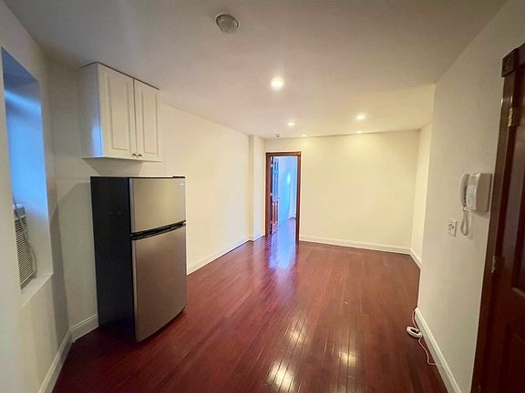 2nd image of 146 W 10th St #5Z