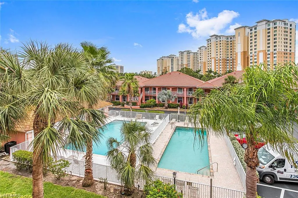3 bed, 2.0 bath, 1308 sqft, $6,500 — Photo 1