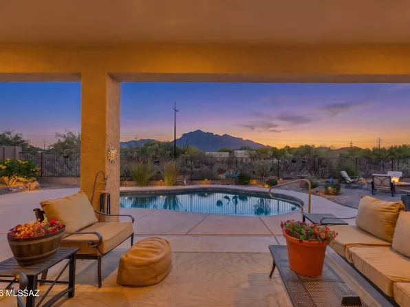 8664 N Zenyatta Dr, Tucson, AZ 85704