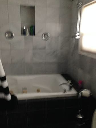 1st image of 2043 N Leavitt St