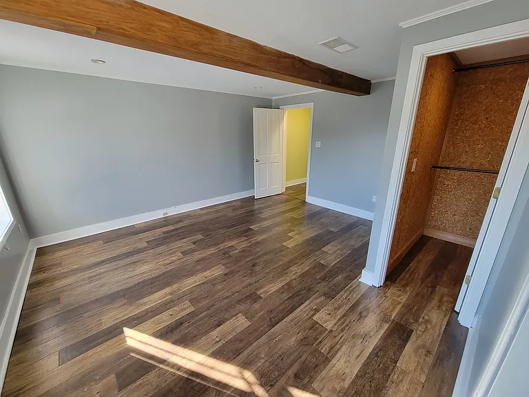 1215 John St #2 — Photo 11