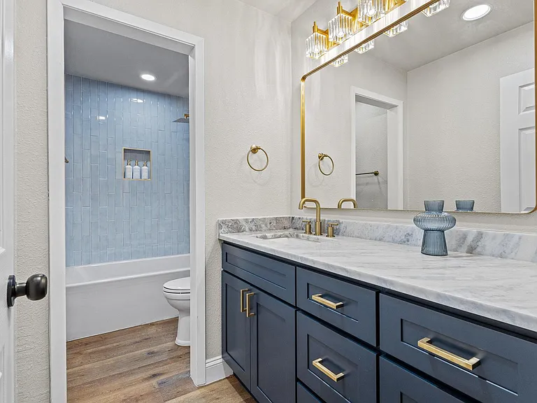 3327 Carriage Cir — Photo 24