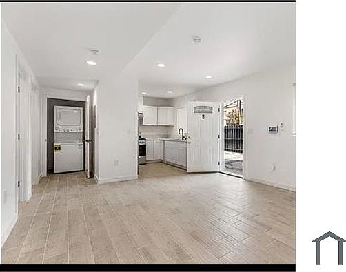 2nd image of 259 N Burlington Ave