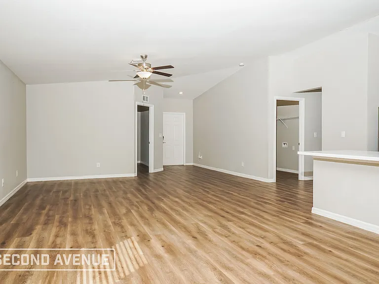 404 Biscayne Dr — Photo 7
