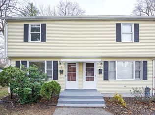 52 Price St APT A, Springfield, MA 01104