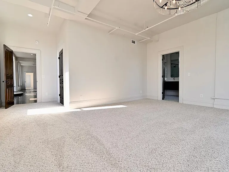738 York St #1 — Photo 16