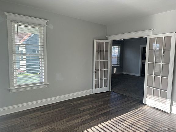 4th image of 910 S 13th St