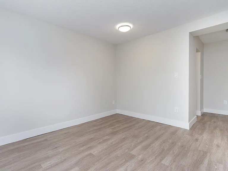 579 Rosehill St — Photo 17