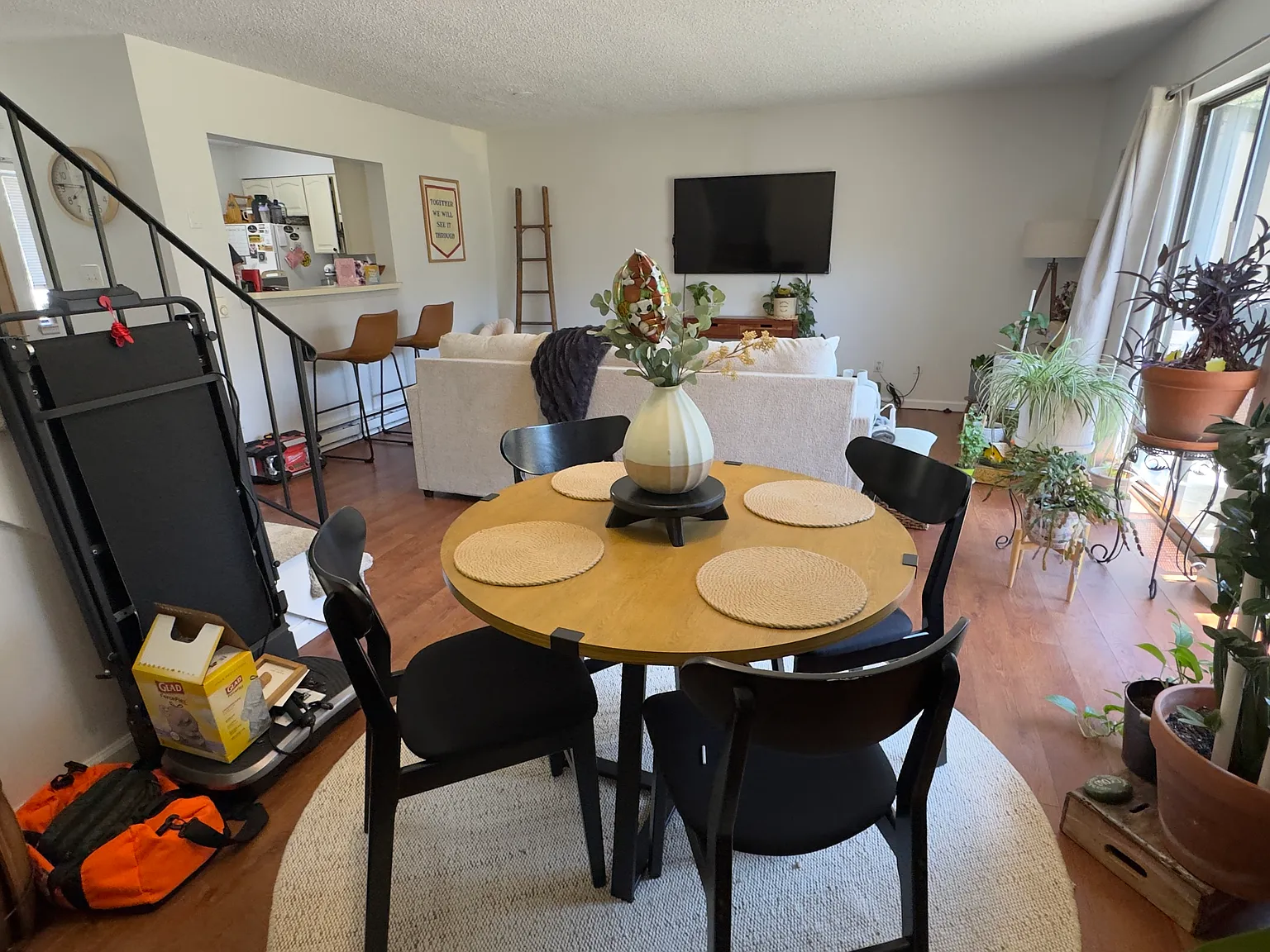 3 bed, 2.5 bath, 1298 sqft, $2,800 — Photo 4