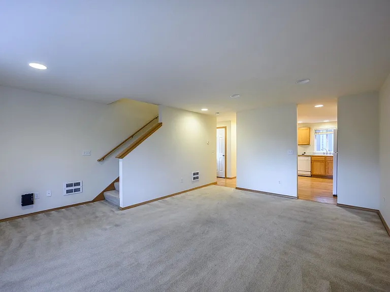 12049B 32nd Ave NE — Photo 10