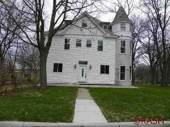 410 4th St, Welcome, MN 56181