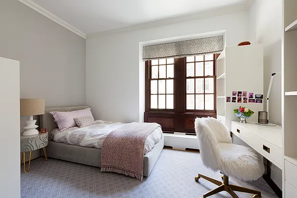 Sold by Sotheby's International Realty | media 8