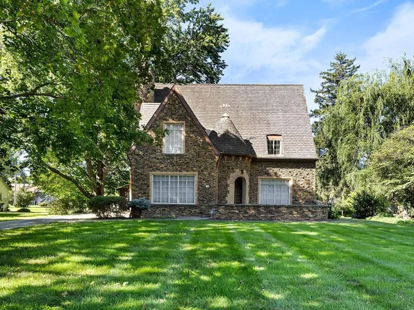 204 E Main St, Brook, IN 47922