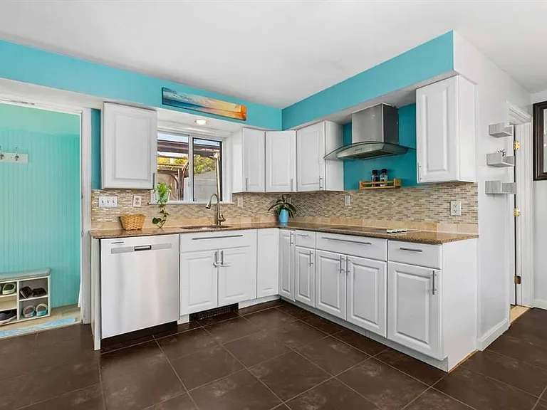 117 Pearl St — Photo 5